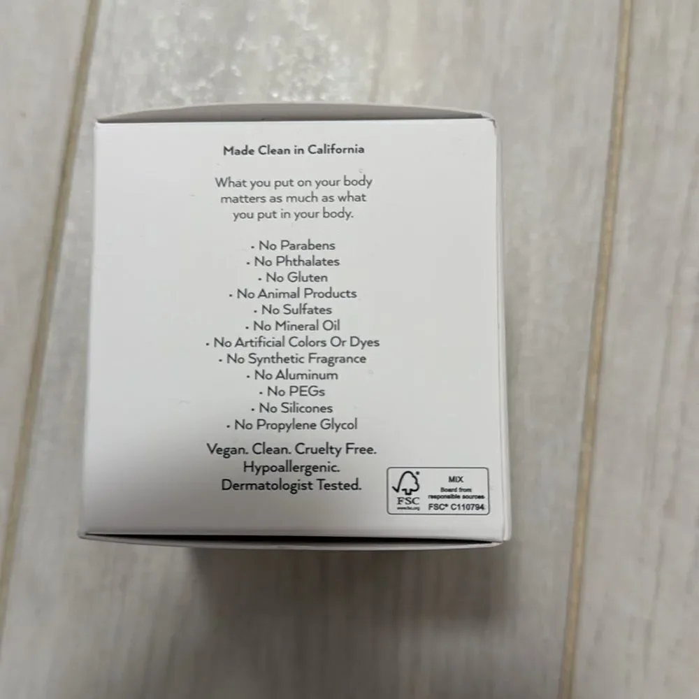 NWT alo glow face moisturizer